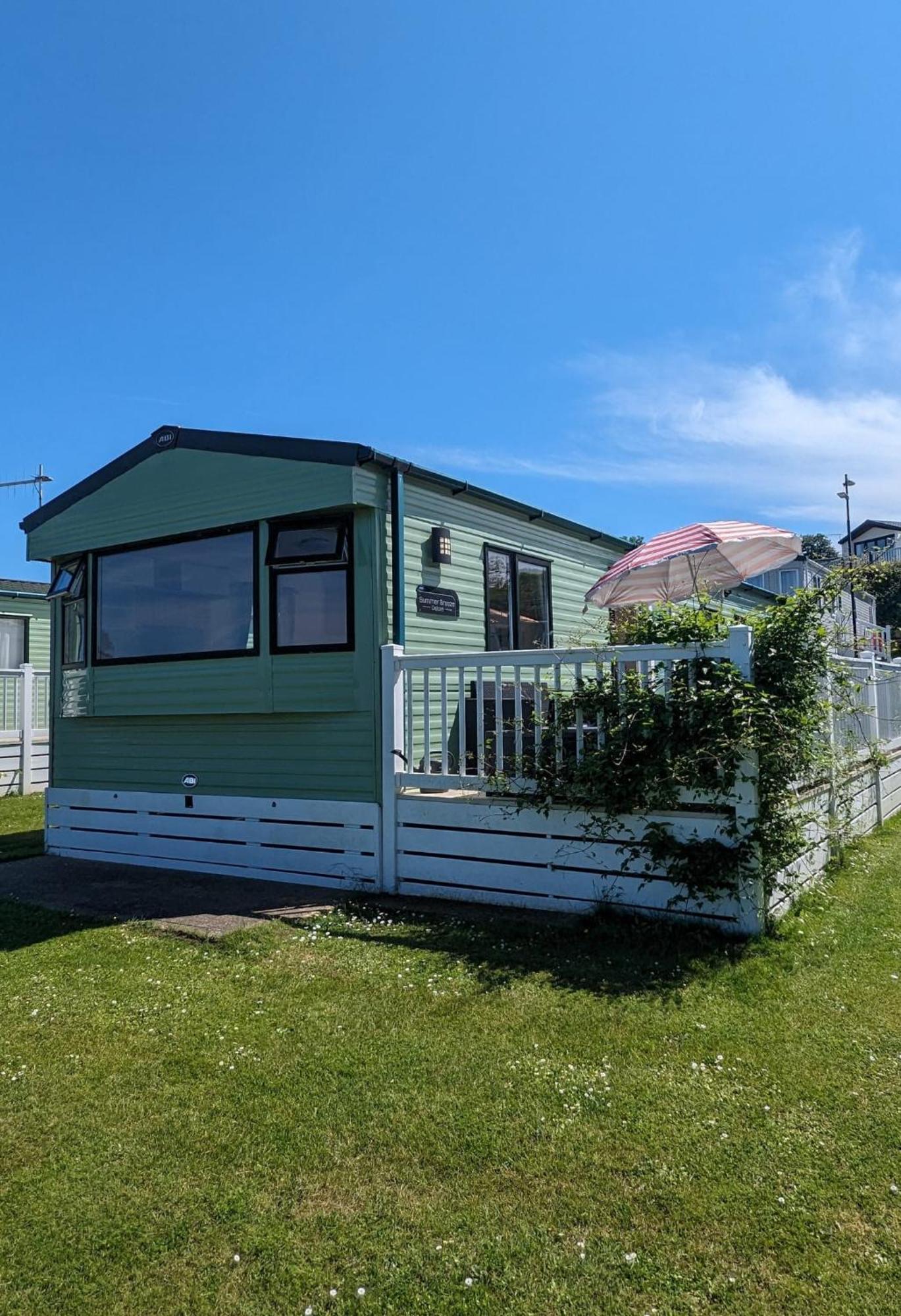 Lovely Bright Modern Caravan Swanage On Peaceful And Tranquil Holiday Park Exterior photo